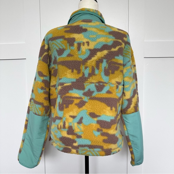 The North Face Fleece 1/4 Snap Pullover - Picture 8 of 13